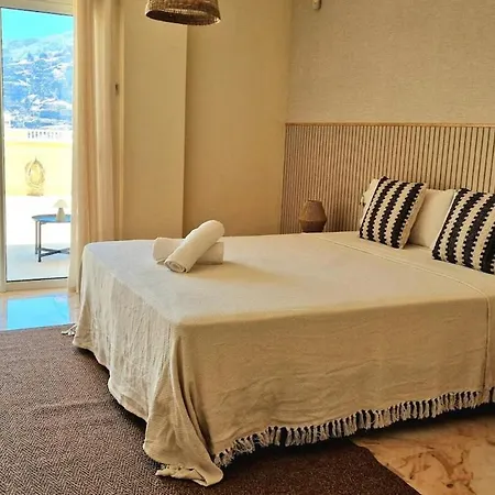Superb Overlooking Gigantes Puerto de Santiago (Tenerife)